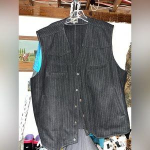 Wyoming Traders concealed carry wool vest